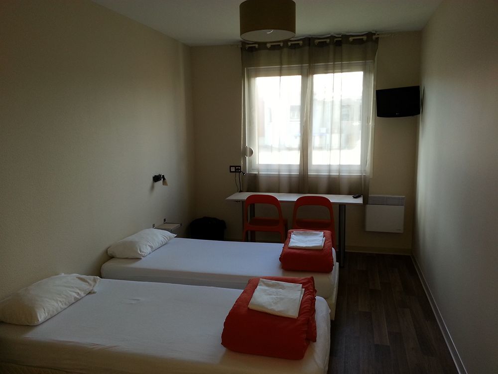 Auberge De Jeunesse Hi Bordeaux-Blanquefort - Ex Otellia Exteriör bild