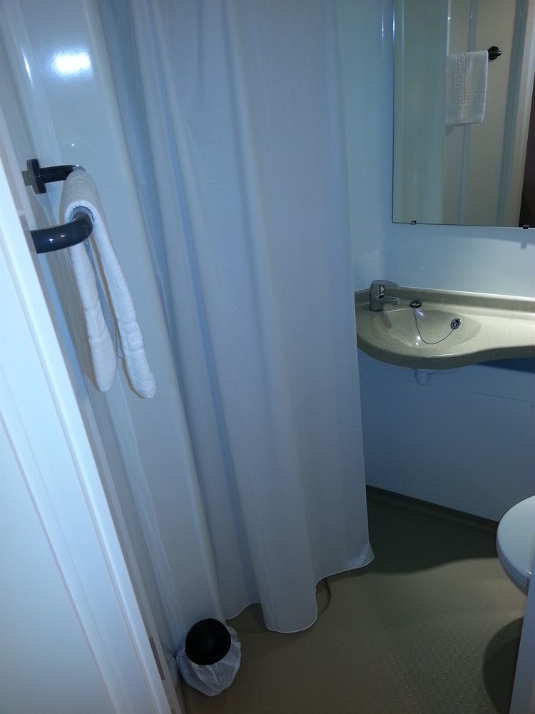 Auberge De Jeunesse Hi Bordeaux-Blanquefort - Ex Otellia Exteriör bild