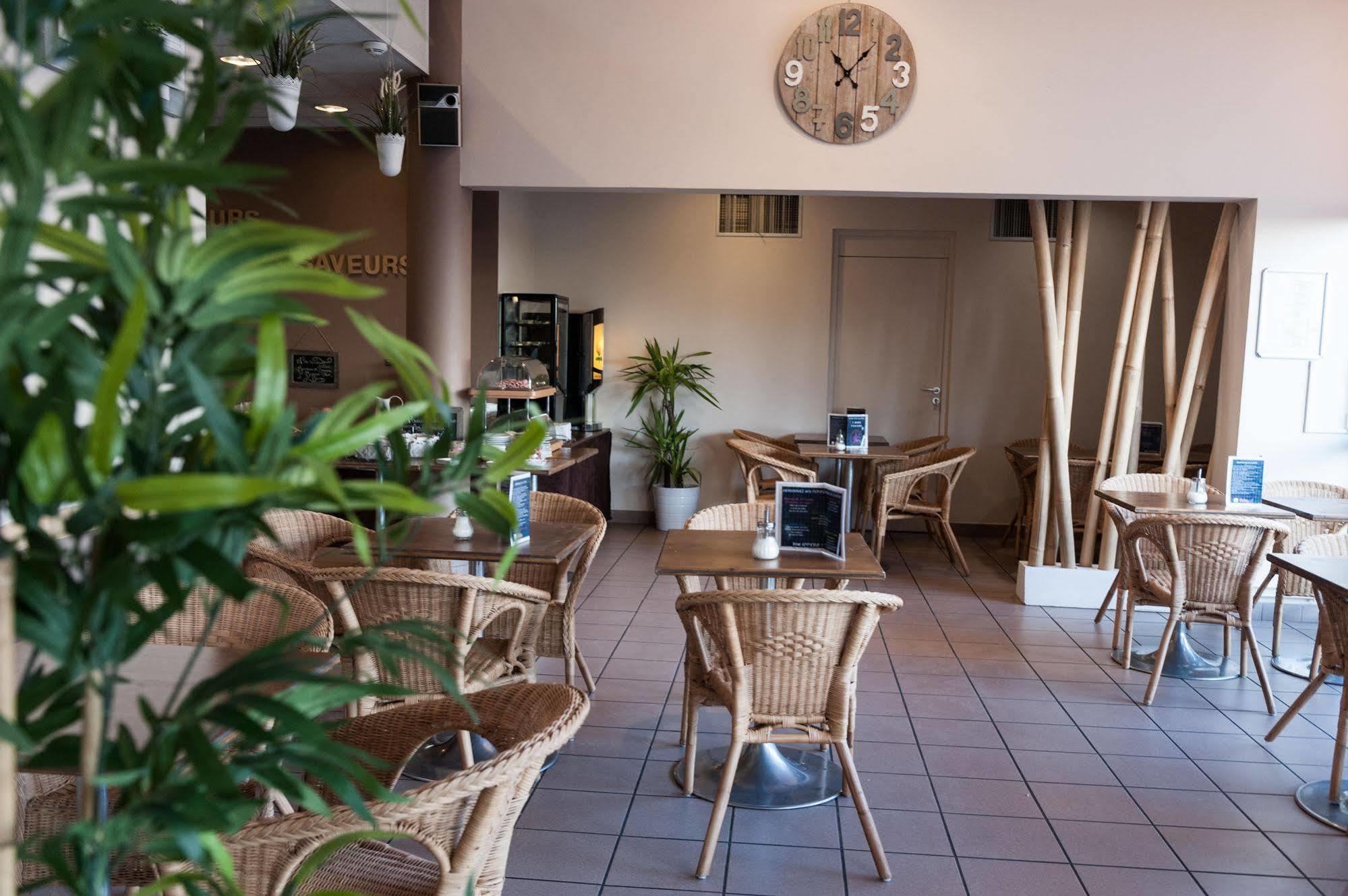 Auberge De Jeunesse Hi Bordeaux-Blanquefort - Ex Otellia Exteriör bild
